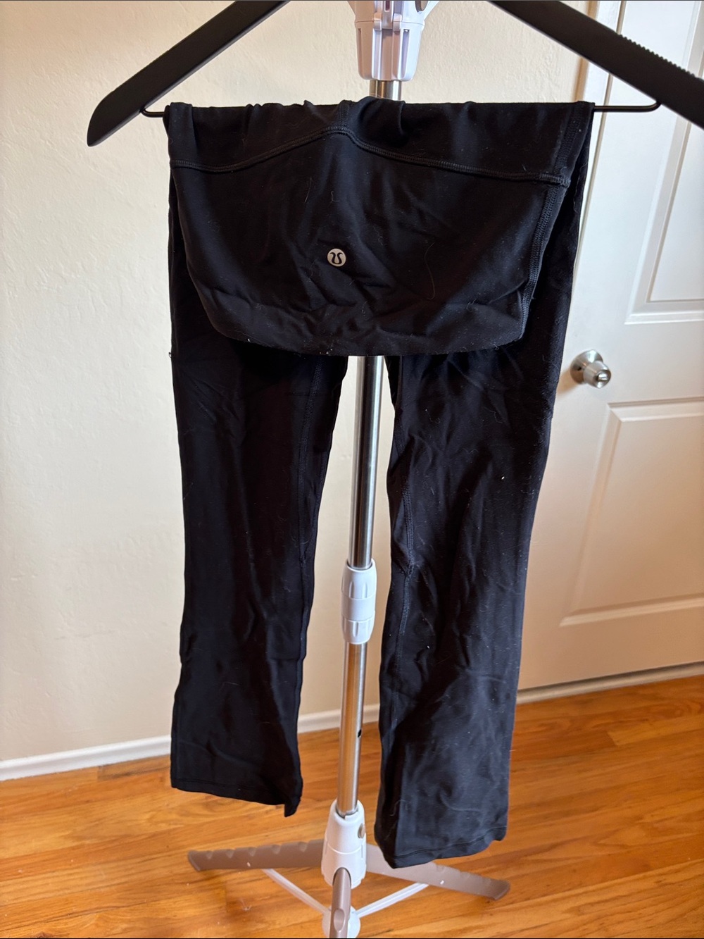 lululemon micro flare (short version)